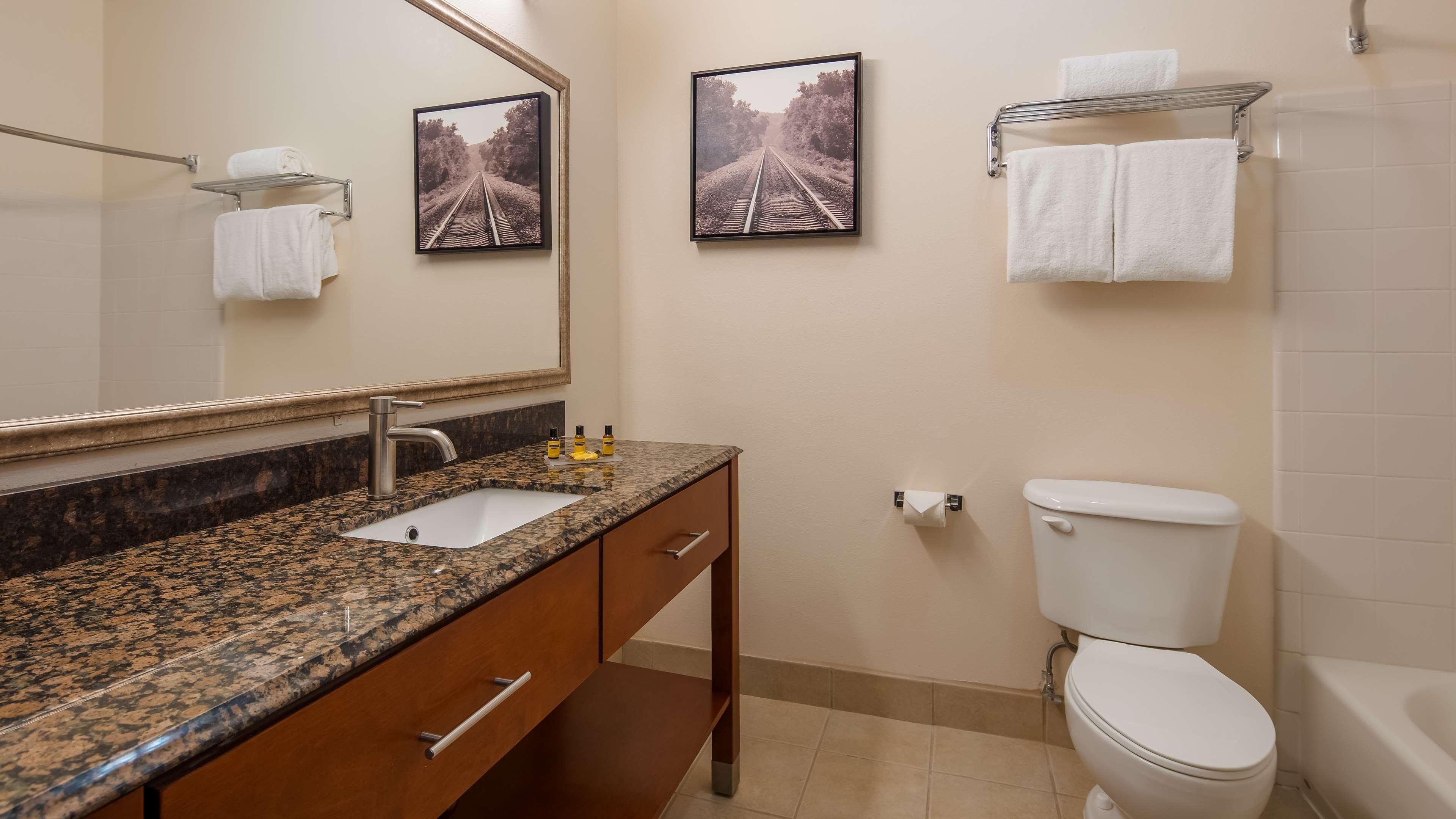 Best Western Plus Wakeeney Inn & Suites Bagian luar foto