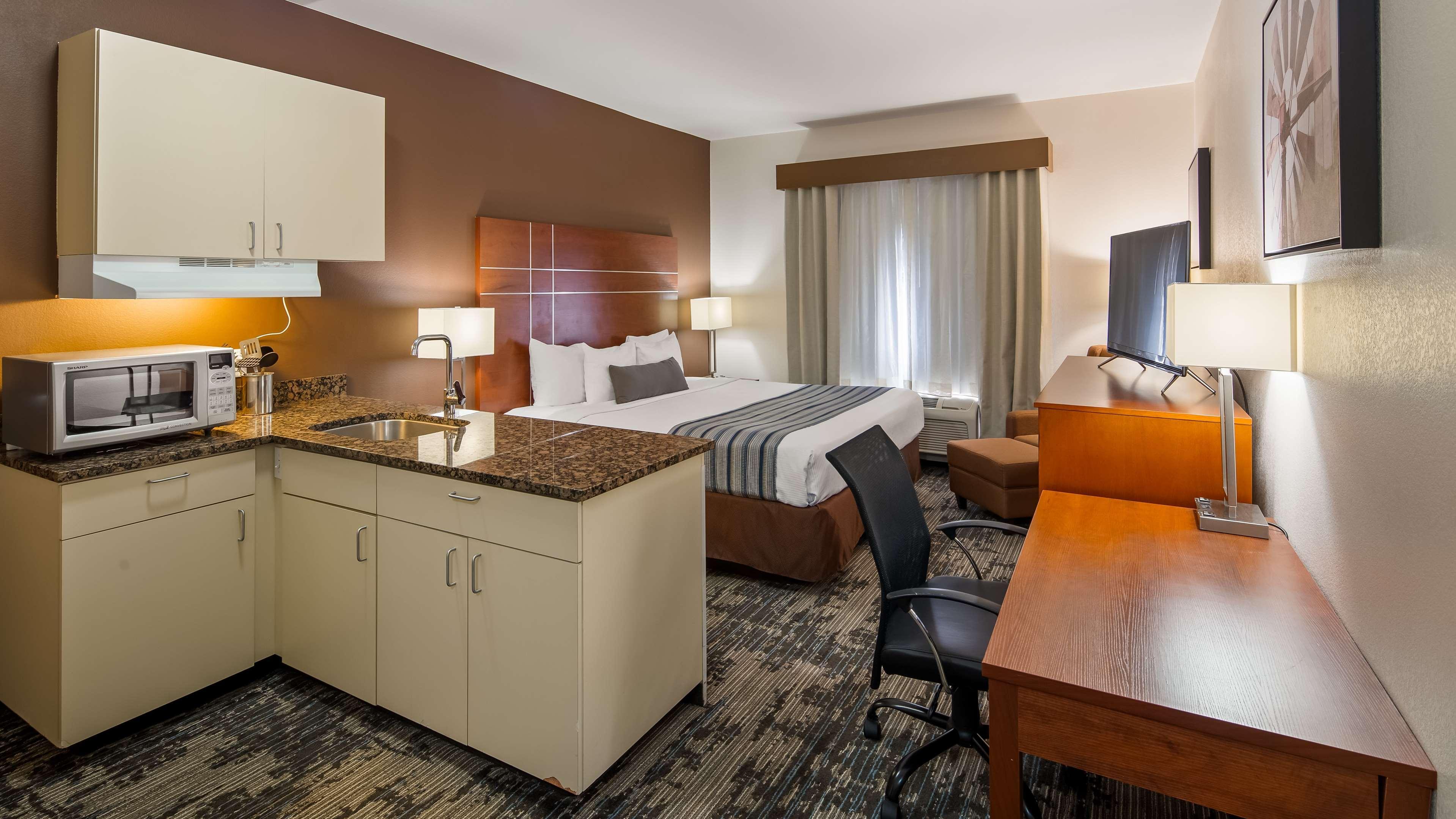 Best Western Plus Wakeeney Inn & Suites Bagian luar foto