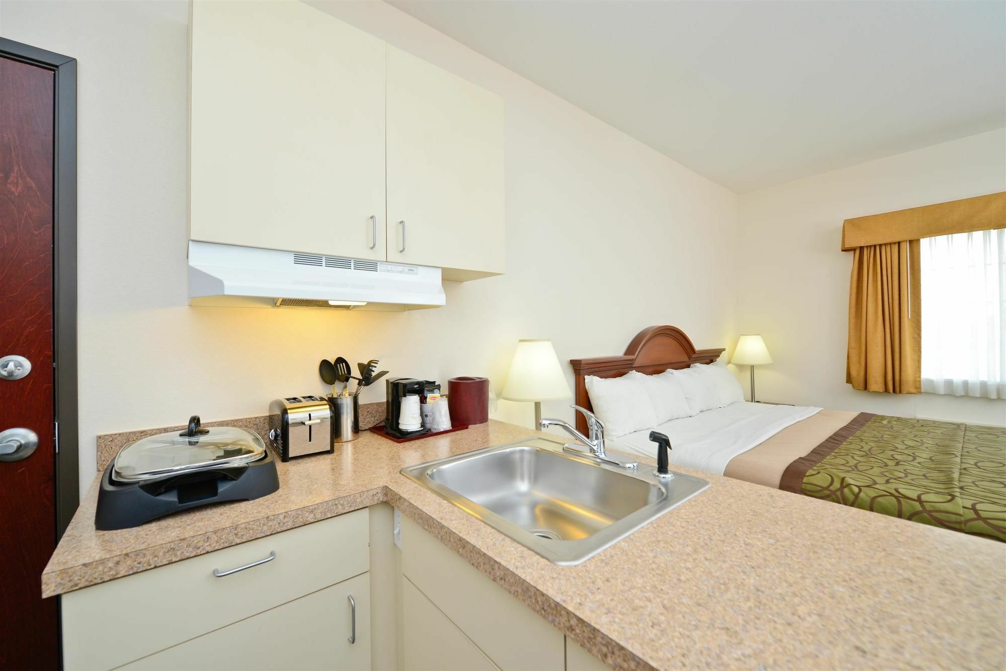 Best Western Plus Wakeeney Inn & Suites Bagian luar foto