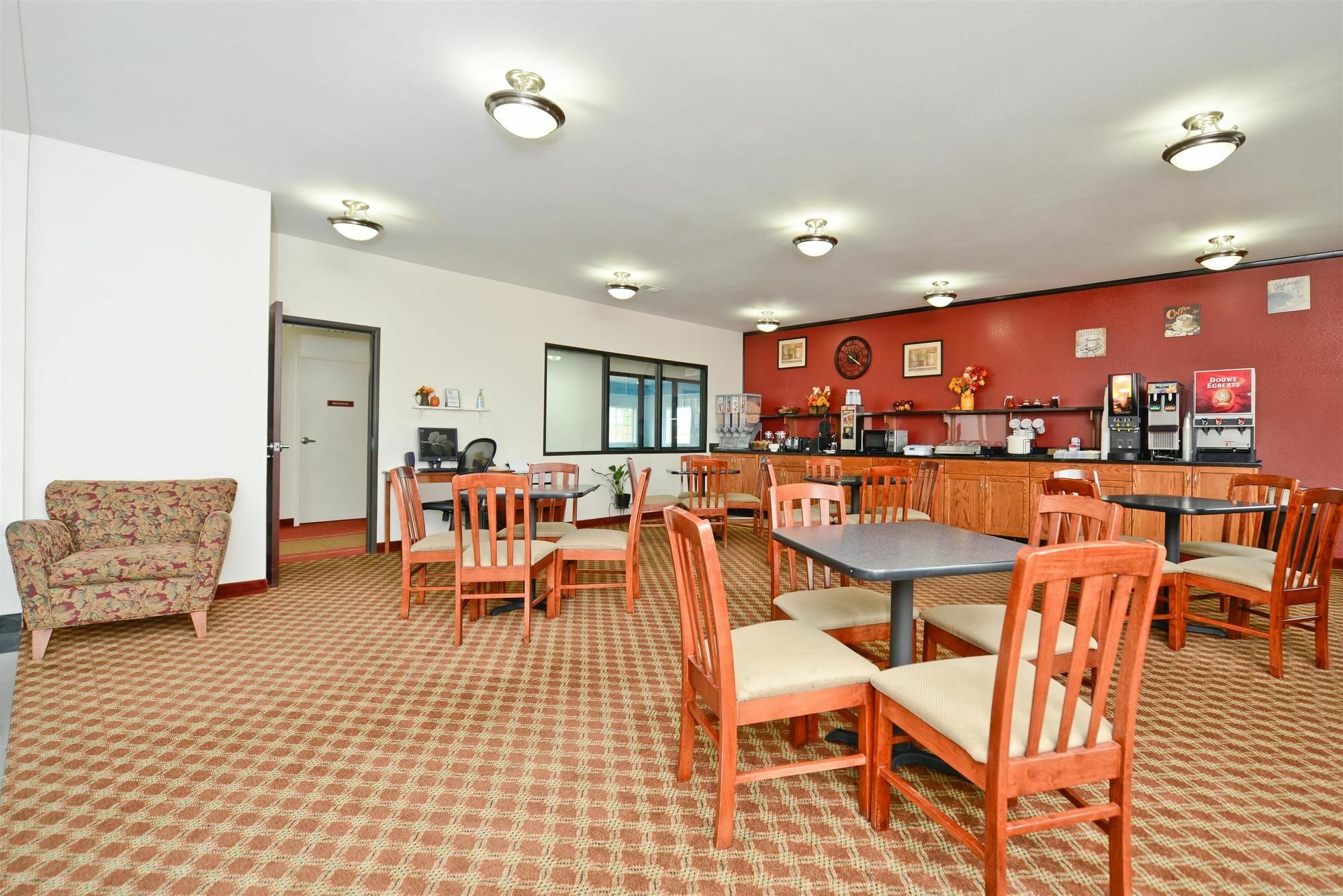Best Western Plus Wakeeney Inn & Suites Bagian luar foto
