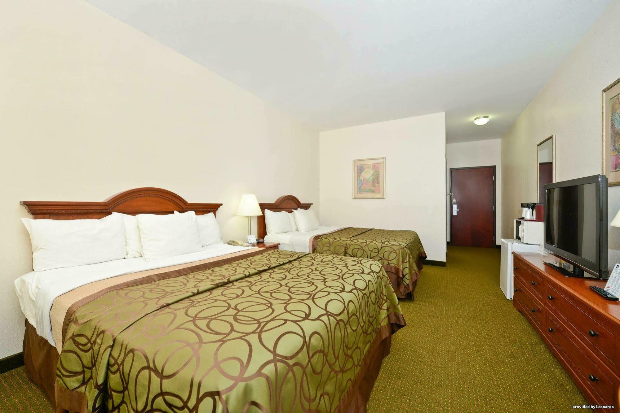 Best Western Plus Wakeeney Inn & Suites Bagian luar foto
