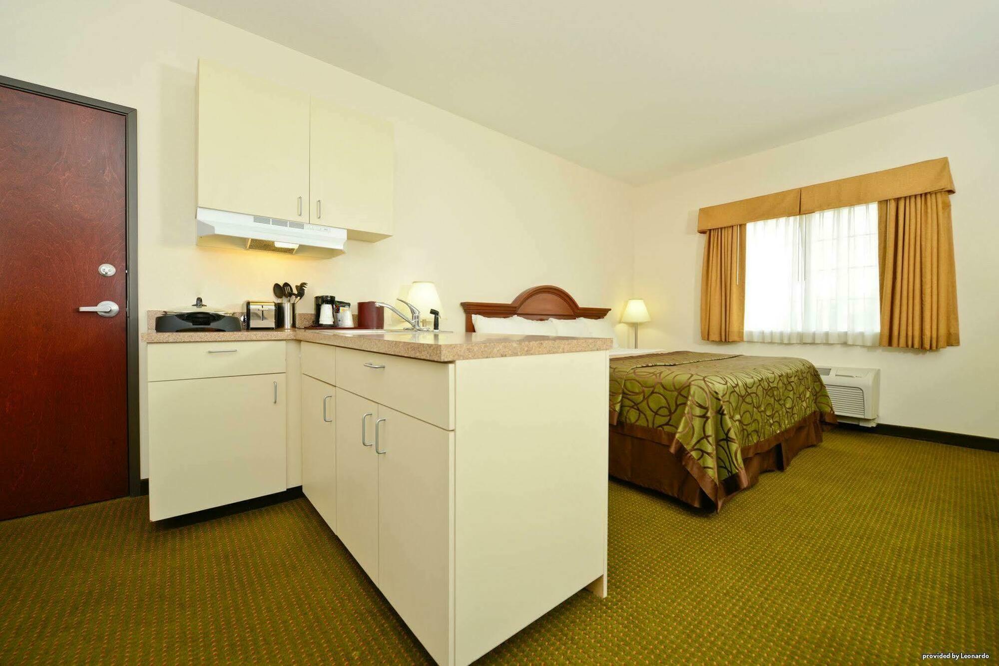Best Western Plus Wakeeney Inn & Suites Bagian luar foto